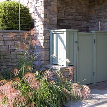 HOLT outdoor shower/pool equipment box