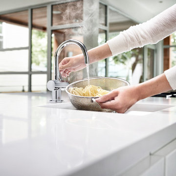 InSinkErator Indulge Modern Hot/Cool Faucet (FHC3300)