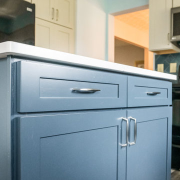 Stunning Transitional Hybrid Kitchen Remodel Done in a Two-Tone Color