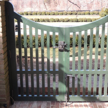 Double Gate Hardware on Double Wooden Gate with Box Latch