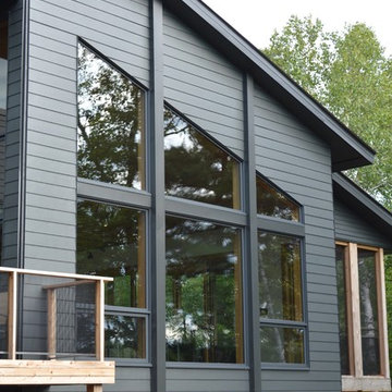 Four Season Cottage near Haliburton
