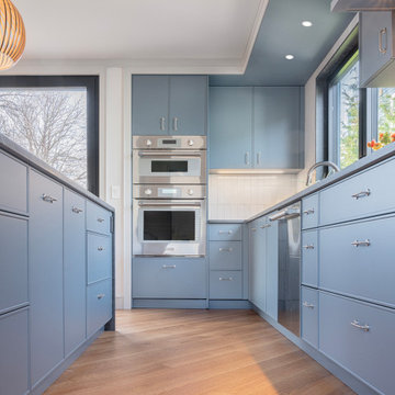 Transitional Blue Slim Shaker Kitchen in Cambridge, MA