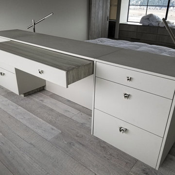 The Pristine Desk Bed