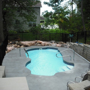 Leading Edge - St. Clair Fiberglass Swimming Pool