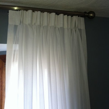 Pinch pleat Sheers on traversing rod