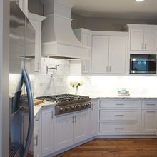 cabinet pulls and knobs placement