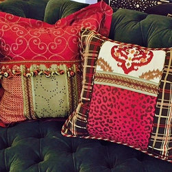 Decorative Accessories - Decorative Pillows