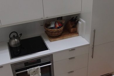 Example of a trendy kitchen design in Toronto