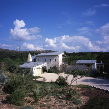 Riverside Hill Country Transitional