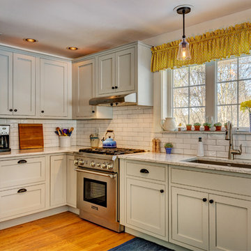 Woodstock white with rustic island