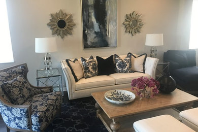 Transitional home design photo in Orlando