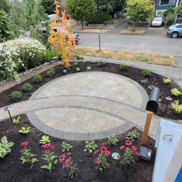 West Seattle Front Yard Patio