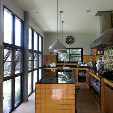 W Residence - Thai kitchen style