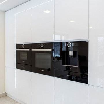 Modern Kitchen White High Gloss Cabinetry