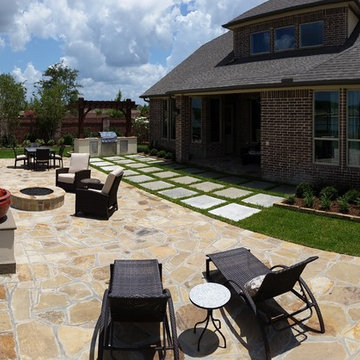 Ashton Woods Model Home - Cypress Creek Lakes