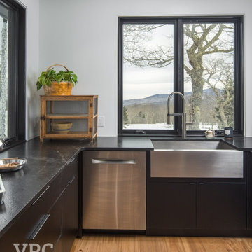 Contemporary Mountaintop Escape
