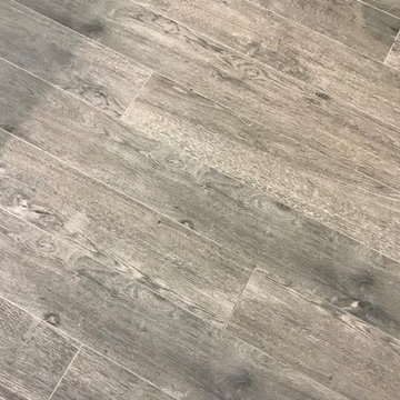 Cocina en blanco y gris