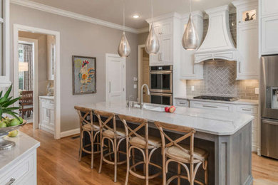 Example of a transitional kitchen design in Nashville