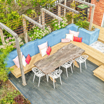 Modern Family Garden with Dining and Entertainment