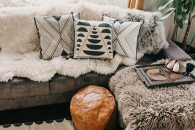 Inspiration for a mid-century modern living room remodel in Los Angeles