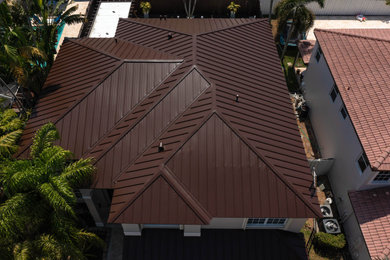 Inspiration for a modern home design remodel in Miami
