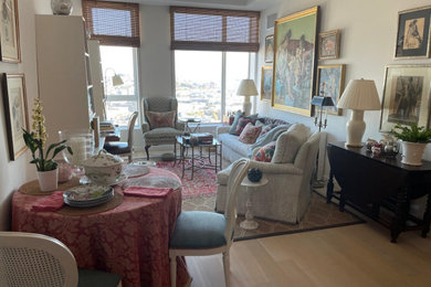 Elegant living room photo in San Francisco