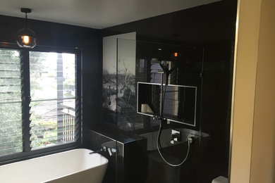 Photo of a modern bathroom in Brisbane.