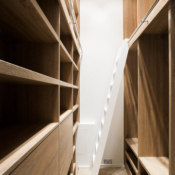 Walk-in wardrobe