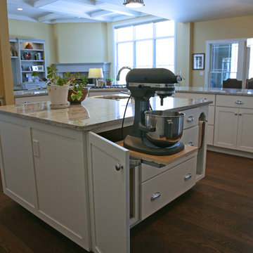 Open and Organized Kitchen with Smart Storage