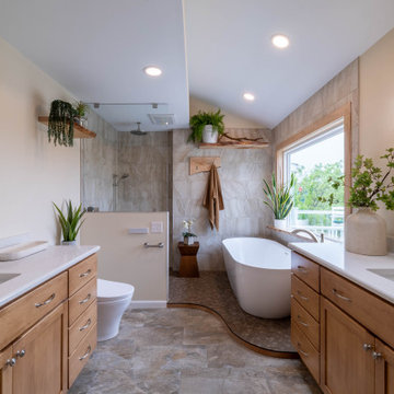 Woodwork master bathroom