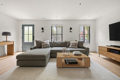 Family room - family room idea in New York