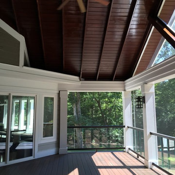 532 - Screen Porch