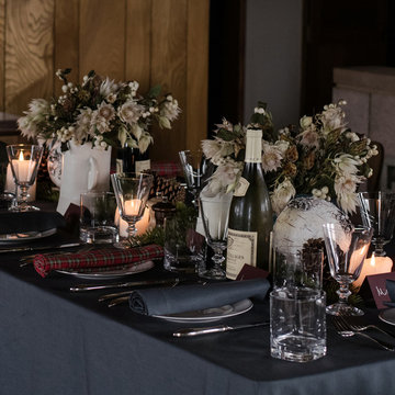 Huddleson - Artistic Contemporary Table Linens