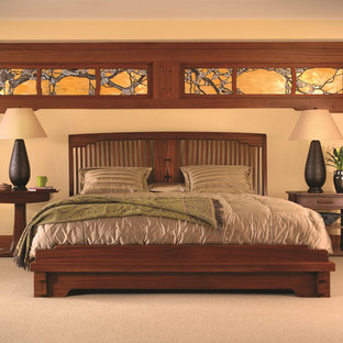 Immagine di una camera da letto stile americano