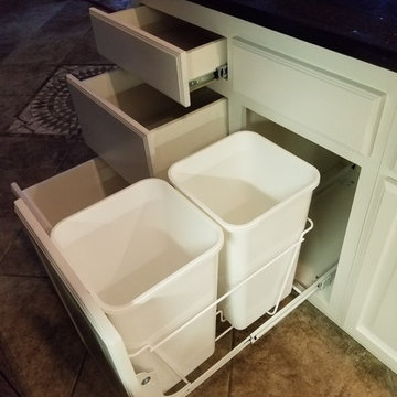 White Lacquer, Pull out Trash Can