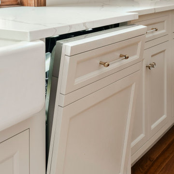 Warm Traditional Kitchen