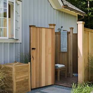 ニューヨークのカントリー風おしゃれなテラス・中庭 (日よけなし、屋外シャワー) の写真