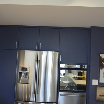 Closed Kitchen@Kerrisdale