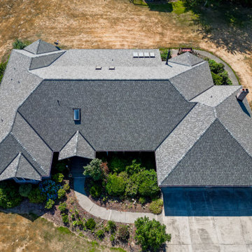 Eye-Catching Home and Shop in Kent, Washington