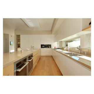 Whitfield Ave East - Modern - Kitchen - Los Angeles - by Building ...