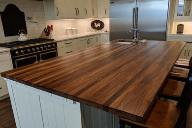Example of a kitchen design in Salt Lake City