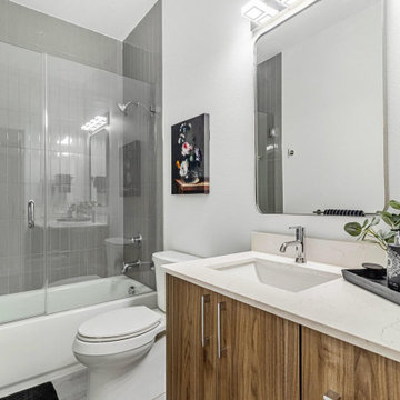 The Art of Simplicity: A Modern Bathroom Design