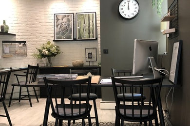 Cette photo montre une maison tendance.