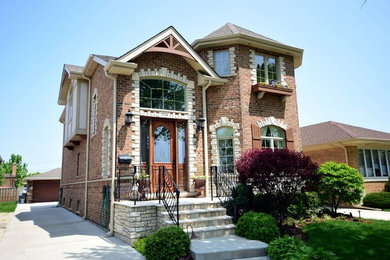Elegant exterior home photo in Chicago