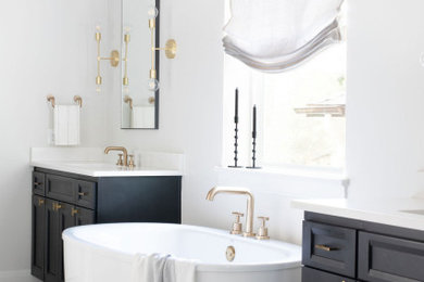 Example of a minimalist bathroom design in Austin
