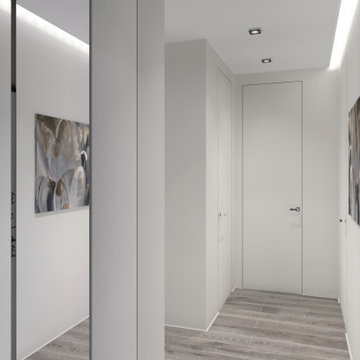 Белый коридор с зеркальным шкафом