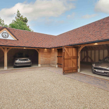 L-Shaped Oak Garage Outbuilding Complex