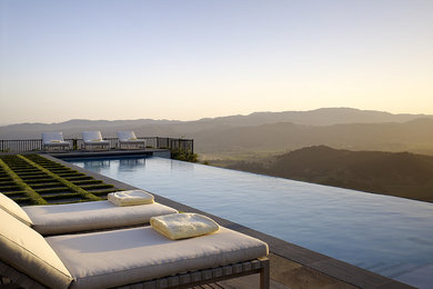 Design ideas for a traditional infinity pool in San Francisco.