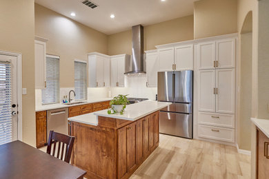 Transitional kitchen photo in Dallas