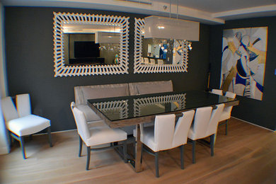 Dining room - dining room idea in New York